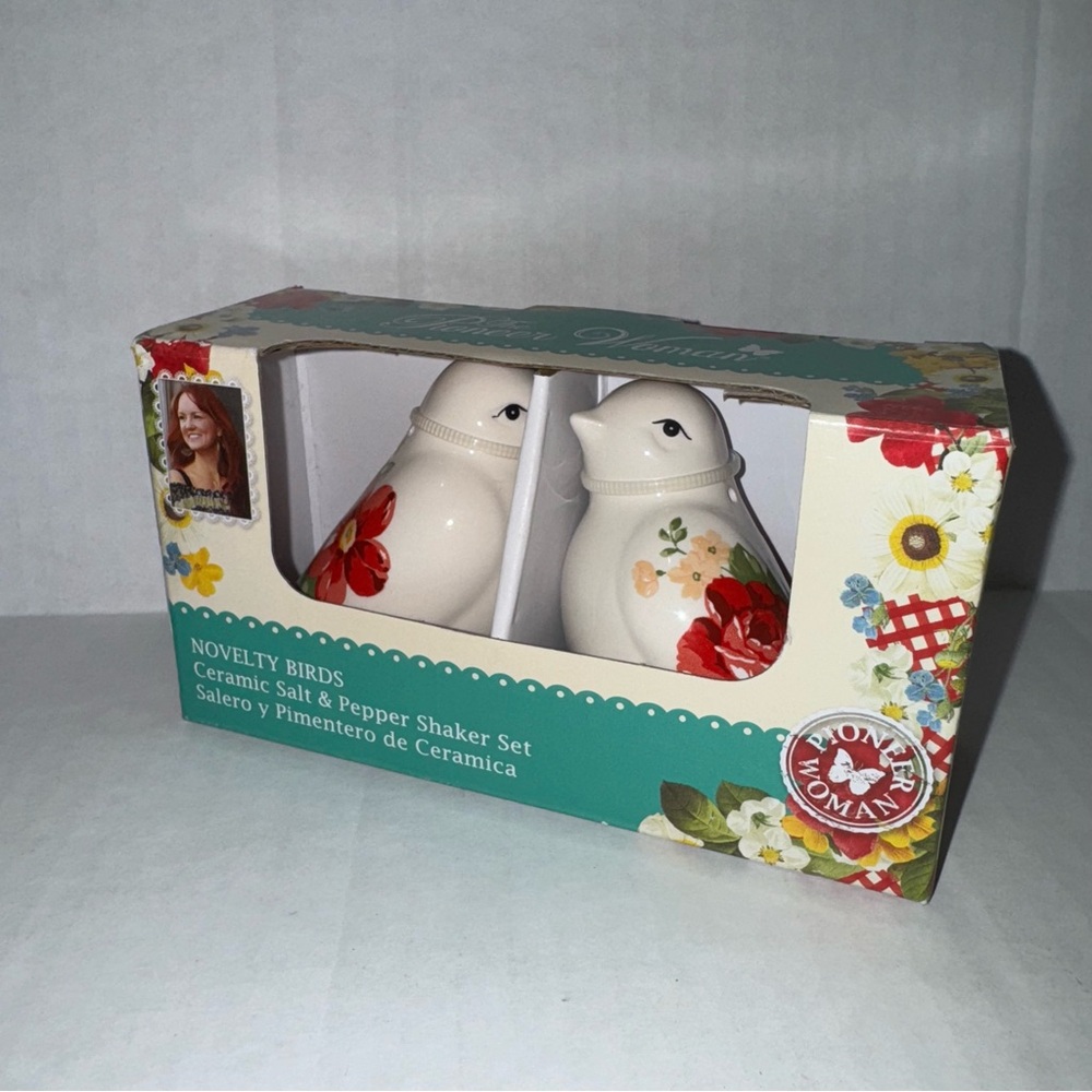 The Pioneer Woman Novelty Birds Ceramic Salt & Pepper Shaker Set
